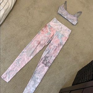 Onzie graphic high waisted SET